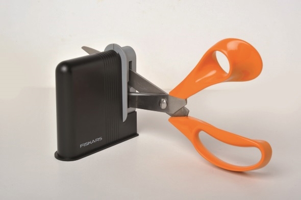 Fiskars sacapuntas para tijeras Clipsharp