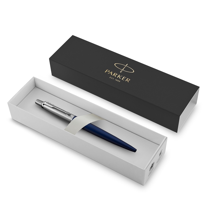 Por favor traduzca al español: 

Bolígrafo Parker Jotter Royal Blue CT M con caja azul